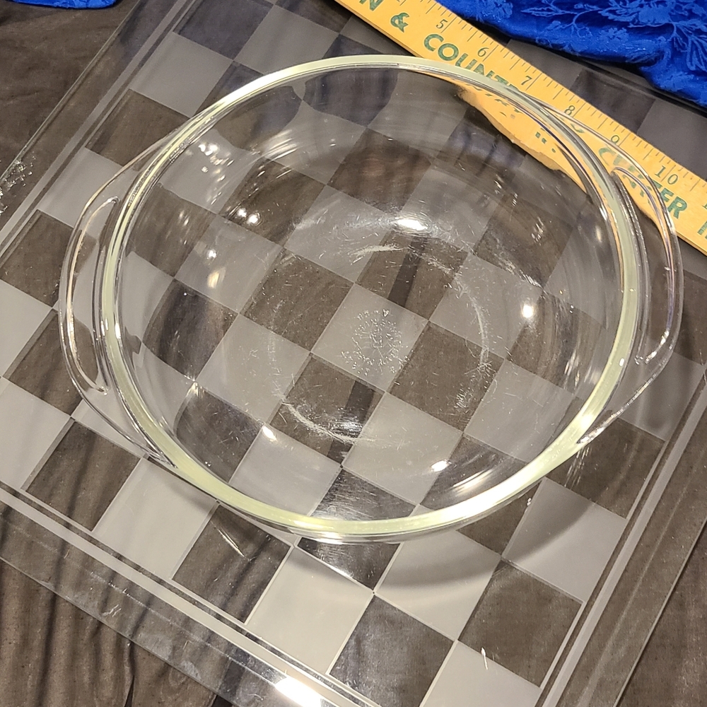 Pyrex Glass Dish - Picture 3 of 12
